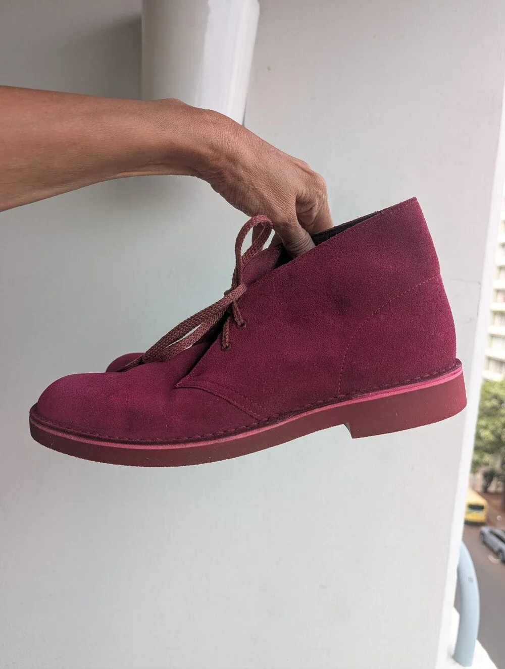 Clarks Desert Chukka Boots Mens Size 9.5 Magenta Suede Lace Up Size 9.5